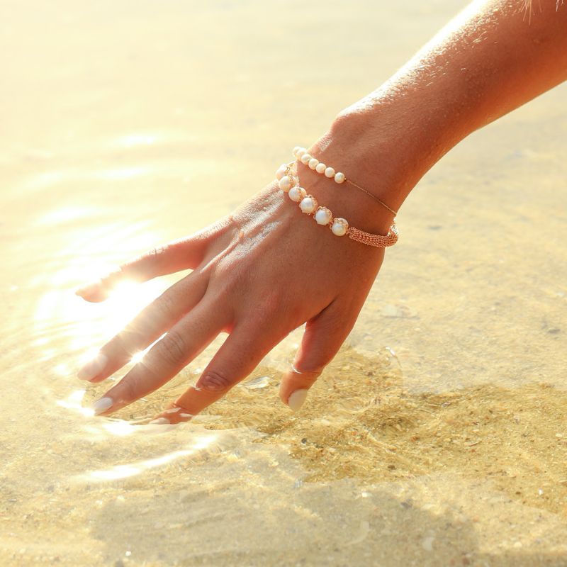 Wire Pearl Bangle